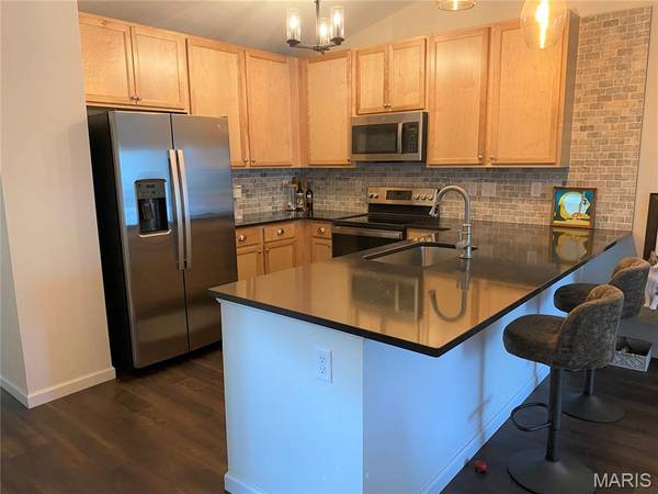 877 Black Bear DR, House Springs, MO 63051