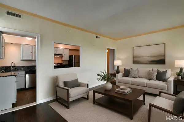 5567 Pershing AVE #3W, St Louis, MO 63112