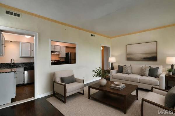 5567 Pershing AVE #3W, St Louis, MO 63112