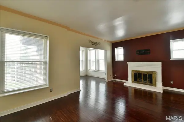 5567 Pershing AVE #3W, St Louis, MO 63112