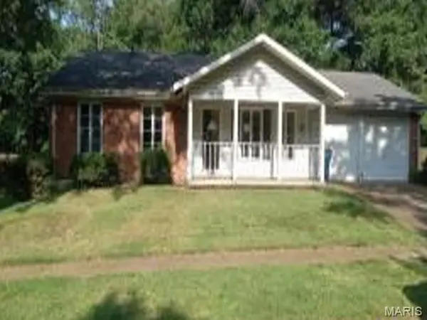 12719 Meadowdale DR, St Louis, MO 63138