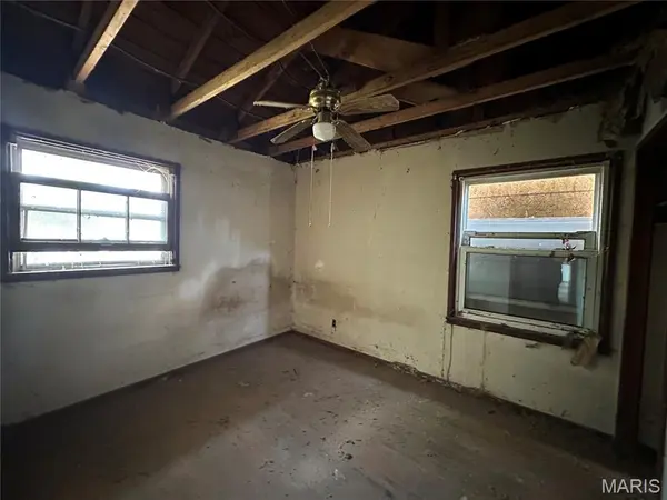 339 Crawford RD, St Louis, MO 63137