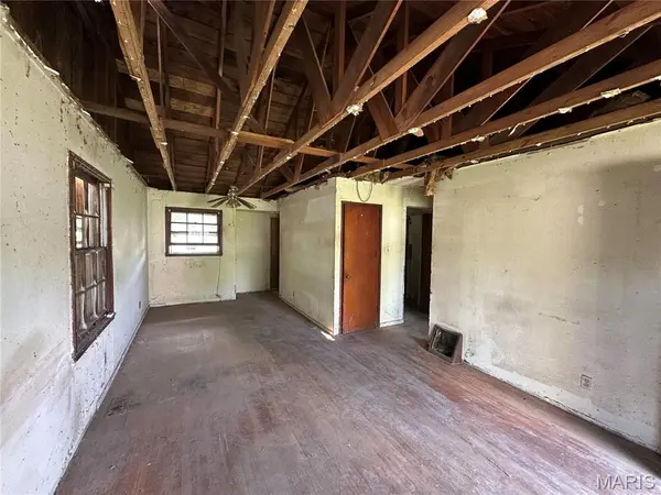 339 Crawford RD, St Louis, MO 63137