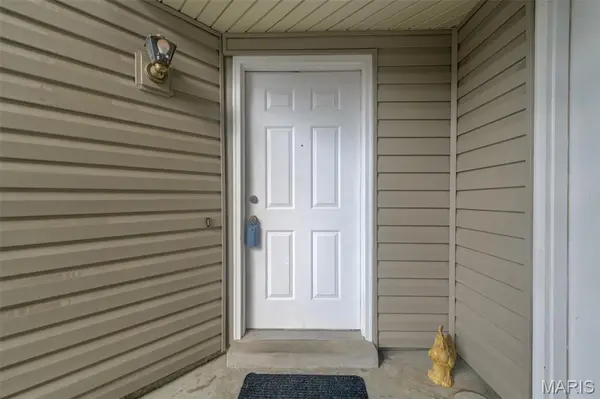 77 Sugar Glen CT, St Peters, MO 63376
