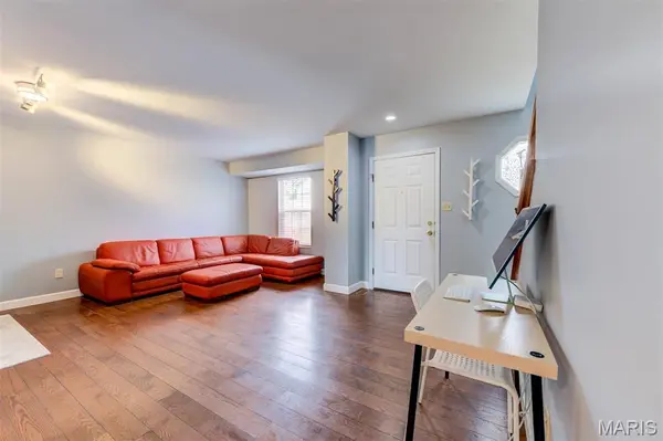 3166 Carrsville CT, St Louis, MO 63139