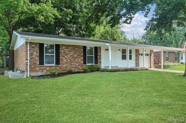 3855 Belcroft DR, Florissant, MO 63034