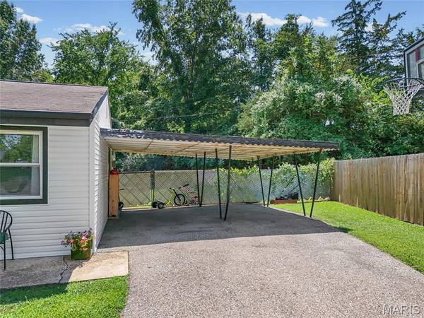 216 Drewel CT, Eureka, MO 63025