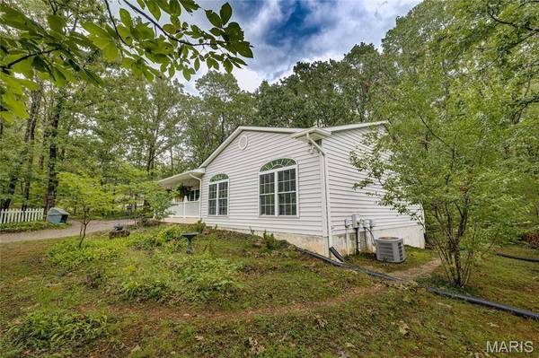 1075 Twin Oaks DR, Doe Run, MO 63637
