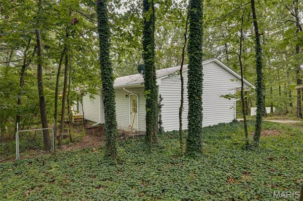 1075 Twin Oaks DR, Doe Run, MO 63637