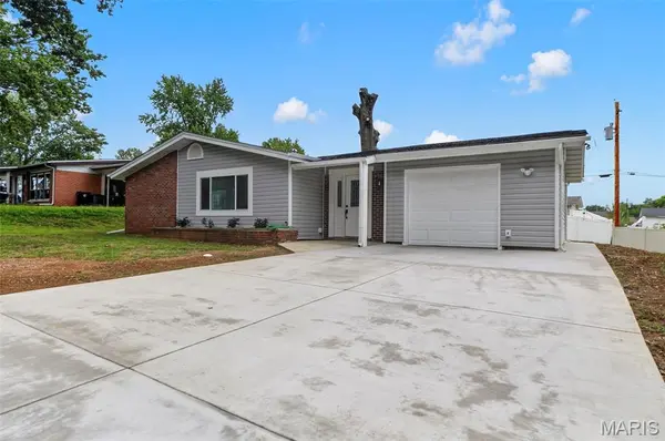 732 Hubert DR, St Louis, MO 63125