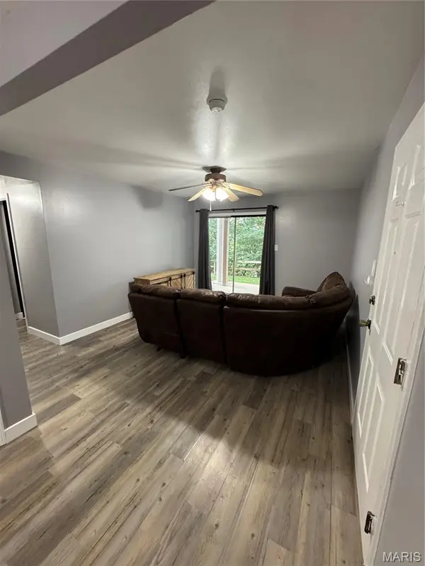 741 Ridgeside DR #A, Ballwin, MO 63021