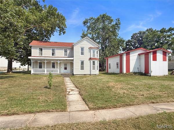 301 S Palmyra, Perry, MO 63462