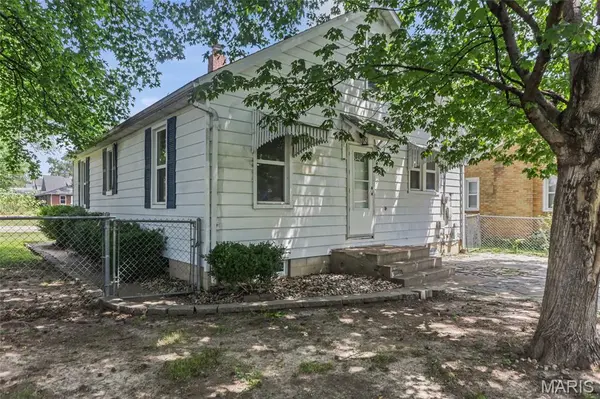 1416 Lindenthal AVE, Highland, IL 62249