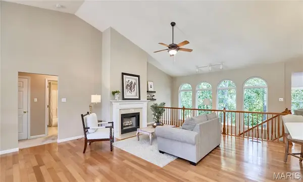 304 Crescent Oak CT, Wentzville, MO 63385