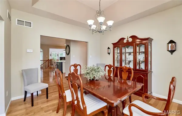 304 Crescent Oak CT, Wentzville, MO 63385