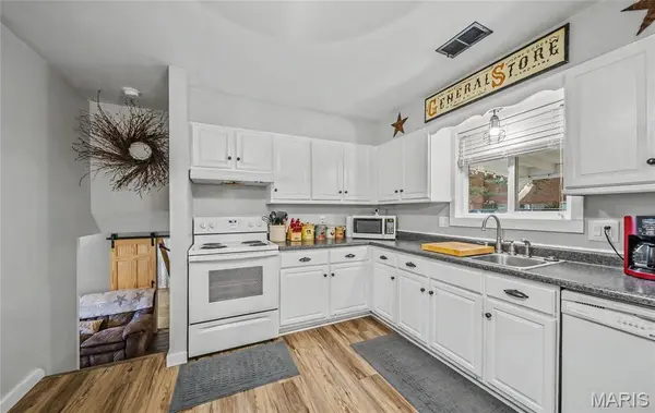 532 E James BLVD, St James, MO 65559