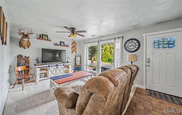 532 E James BLVD, St James, MO 65559