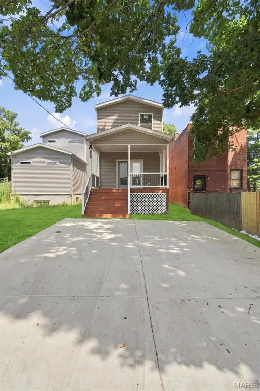 2734 Geyer AVE, St Louis, MO 63104