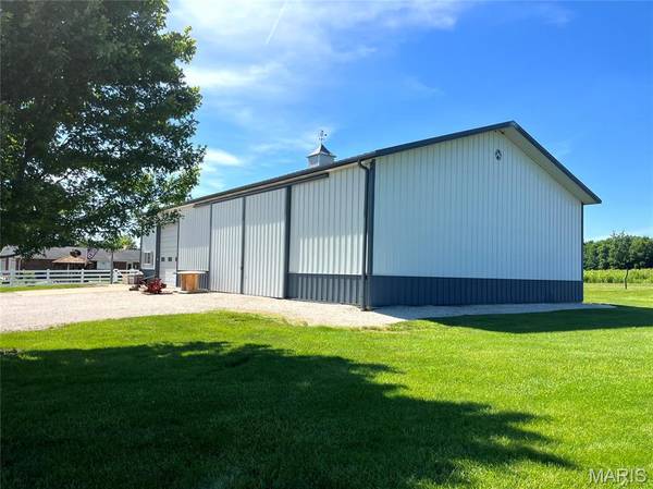 2758 Highway H, Silex, MO 63377