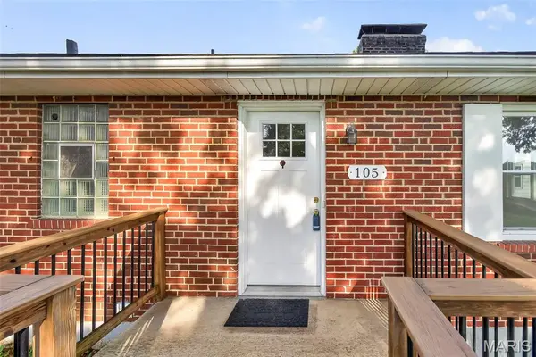 105 N Elm ST, Ballwin, MO 63011