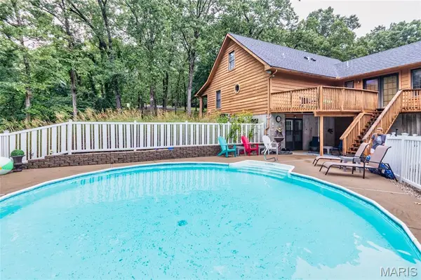 100 Hickory LN, Festus, MO 63028