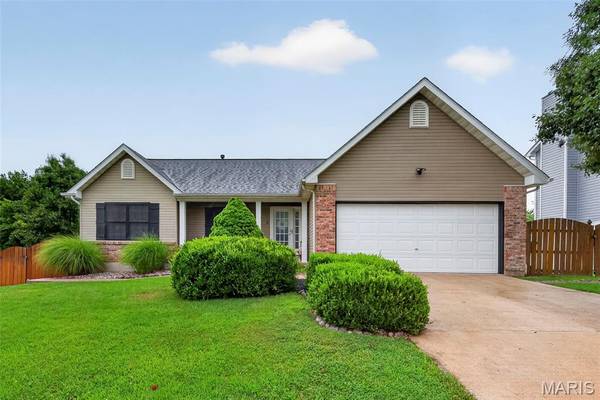 2 Moonstone CT, O'fallon, MO 63366