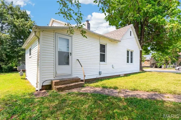 360 W 5th ST, Lebanon, MO 65536