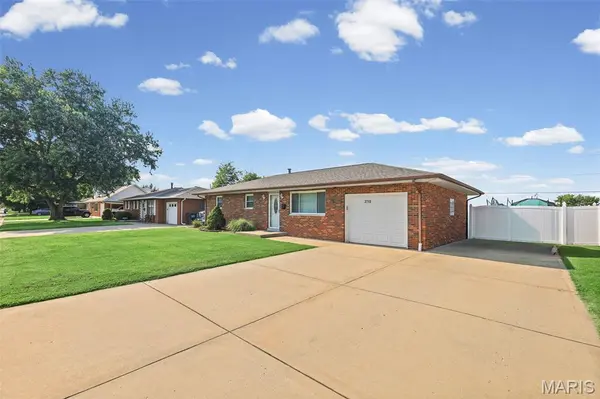 2713 Angela DR, Granite City, IL 62040