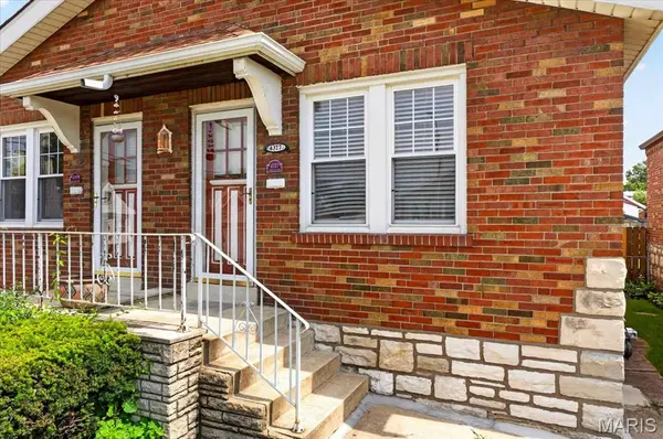 4327 Tyrolean AVE, St Louis, MO 63116