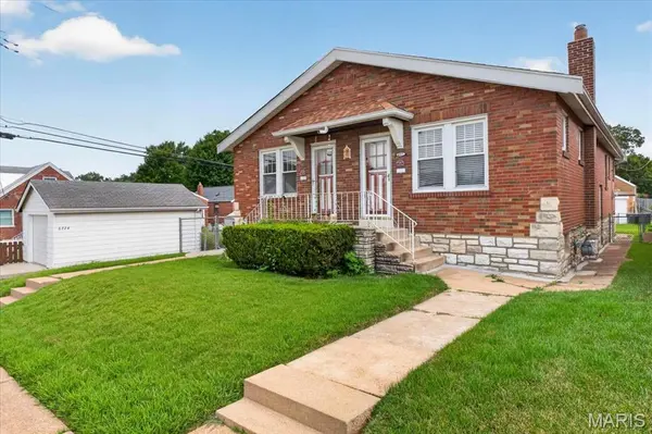 4327 Tyrolean AVE, St Louis, MO 63116