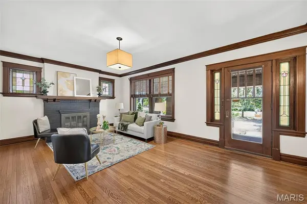 4663 Tower Grove PL, St Louis, MO 63110