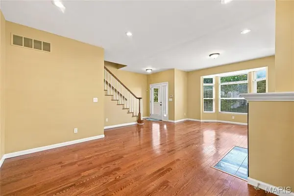5773 Kingsbury PL, St Louis, MO 63112
