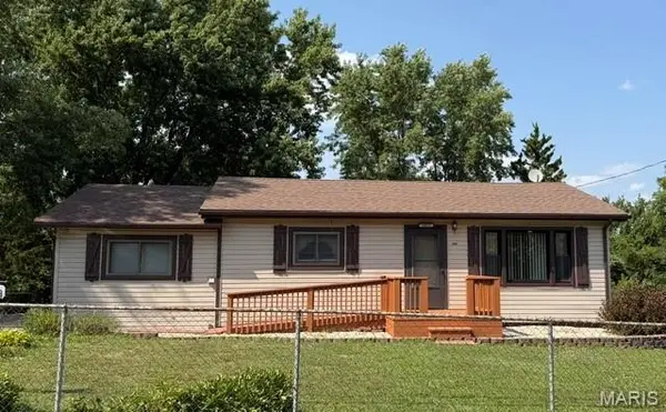 2833 Parthenon DR, Olympian Village, MO 63020