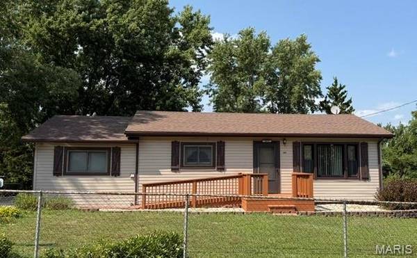 2833 Parthenon DR, Olympian Village, MO 63020