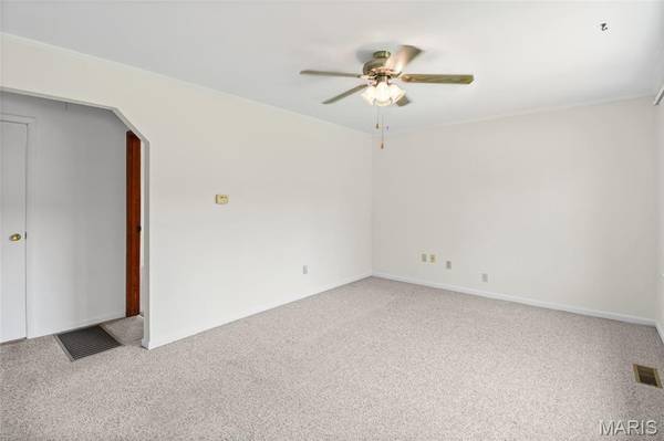 2833 Parthenon DR, Olympian Village, MO 63020