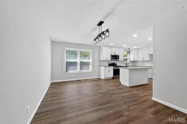 6650 Silver Fox DR, Florissant, MO 63034