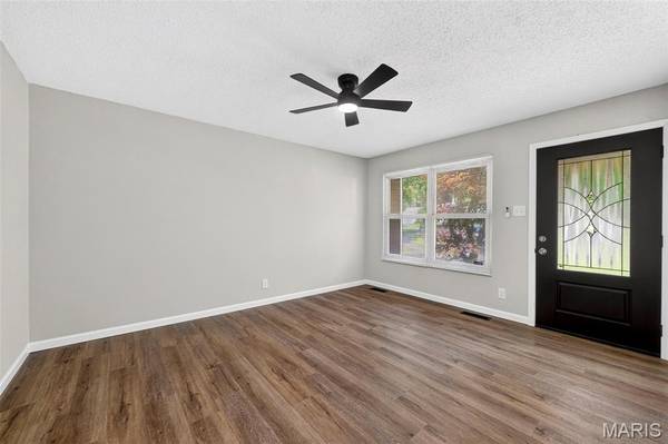 6650 Silver Fox DR, Florissant, MO 63034