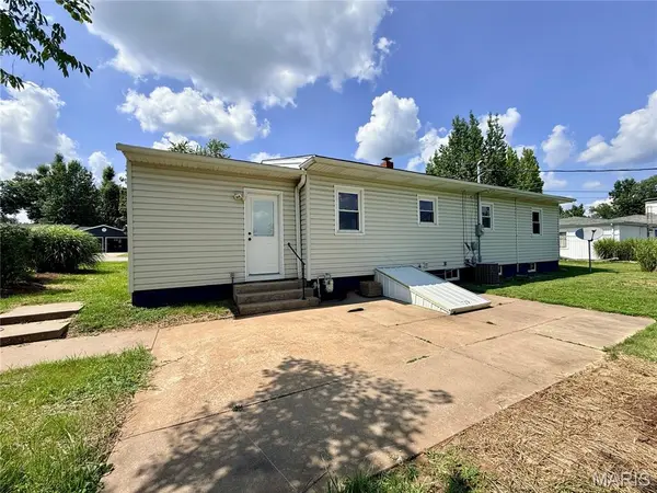 305 Cleo ST, Perryville, MO 63775