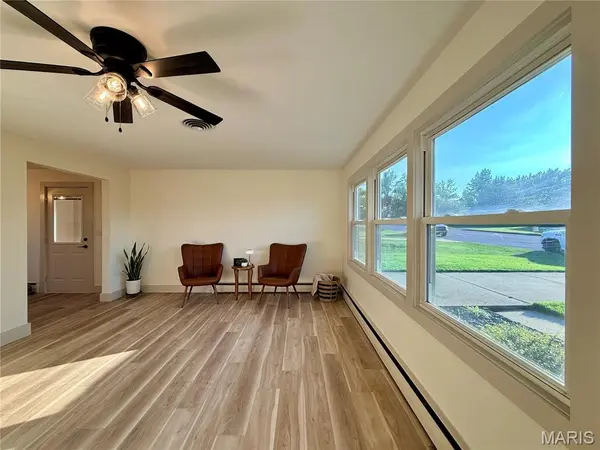 305 Cleo ST, Perryville, MO 63775