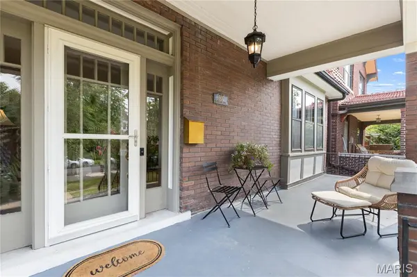 5847 Waterman BLVD, St Louis, MO 63112
