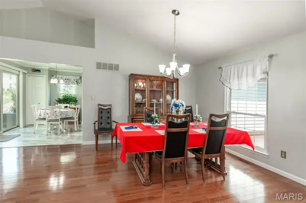 765 Spring Hill Farm DR, Ballwin, MO 63021