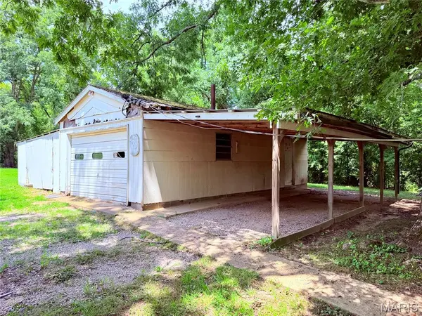 712 W 5th ST, Grandin, MO 63943