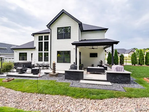 512 Hawthorne Ridge CT, Foristell, MO 63348