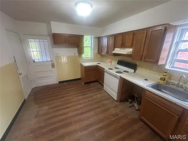 1162 Watts AVE, St Louis, MO 63130
