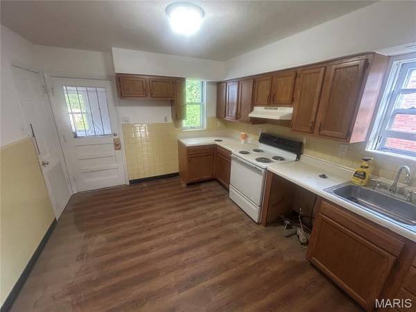 1162 Watts AVE, St Louis, MO 63130