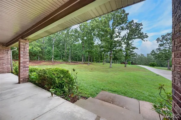 22774 Gardner RD, Lebanon, MO 65536