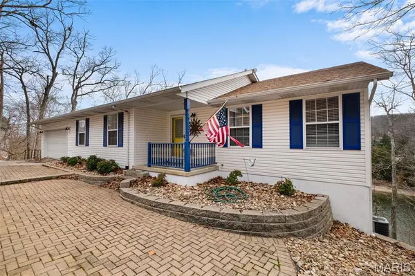 1355 S Lake Sherwood DR, Marthasville, MO 63357