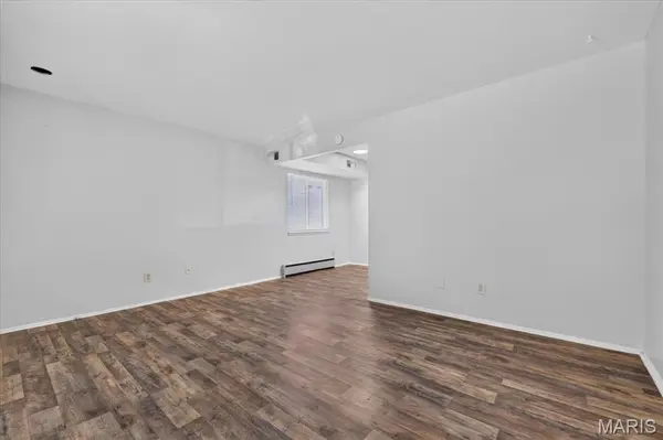 10510 Carroll Wood WAY, St Louis, MO 63128