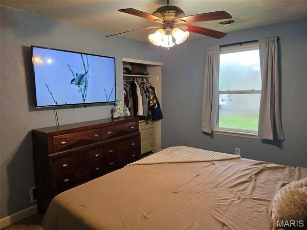 403 E 4th Street, Montgomery, MO 63361