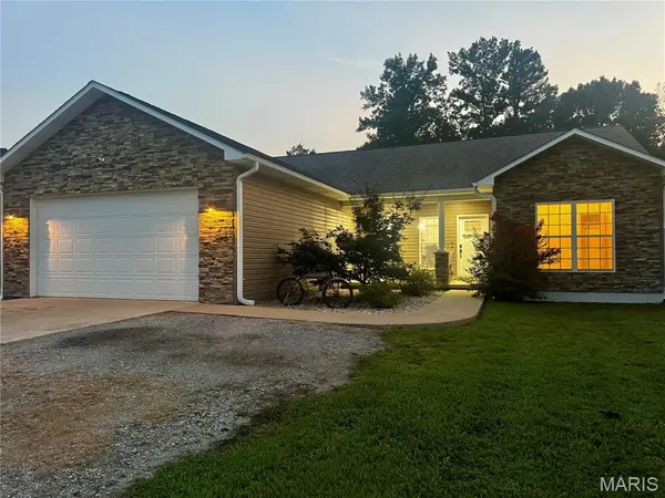 215 Crooked Pine LN, Poplar Bluff, MO 63901